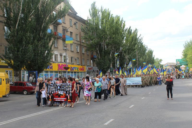 Подвиг мелітопольських льотчиків вшанували пам’ятною ходою