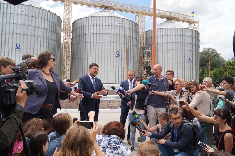 Прем'єр-міністр дав старт новому перевантажувальному терміналу в Запорізькому районі
