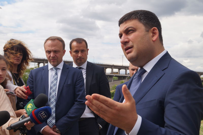 Прем'єр міністр України перевірив будівництво мостових переходів