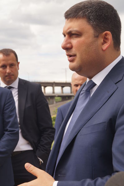 Прем'єр міністр України перевірив будівництво мостових переходів