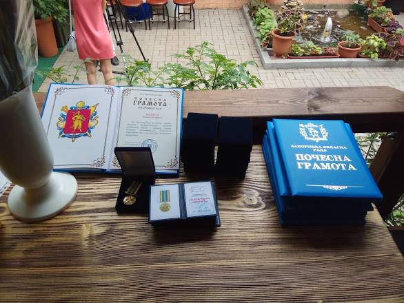 Лікарів-волонтерів нагороджено за  допомогу нашим бійцям