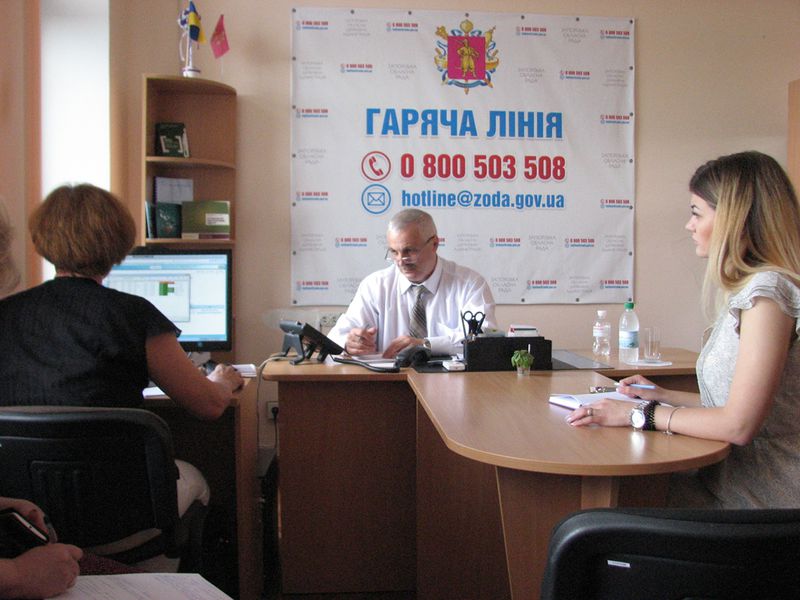 «Пряма лінія» допомагає керівництву області вивчати проблеми на місцях