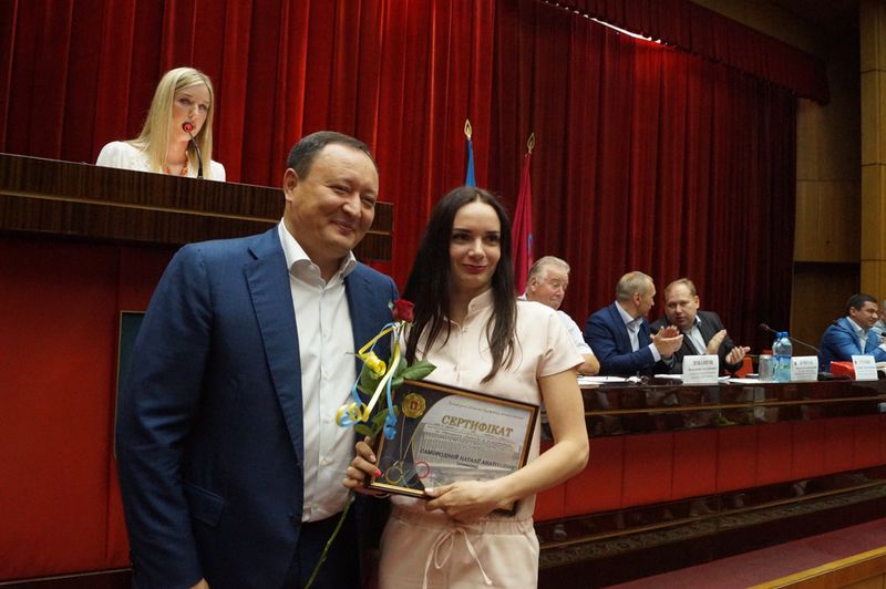 Провідні спортсмени, тренери та молодіжні активісти отримали нагороди до Дня молоді
