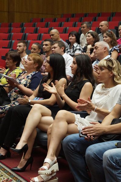 Провідні спортсмени, тренери та молодіжні активісти отримали нагороди до Дня молоді