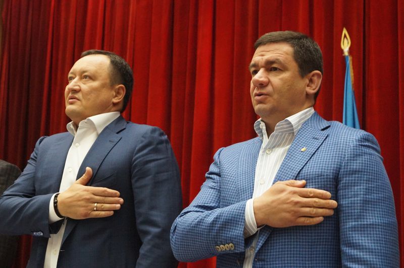 Провідні спортсмени, тренери та молодіжні активісти отримали нагороди до Дня молоді