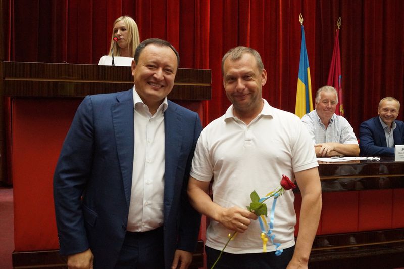 Провідні спортсмени, тренери та молодіжні активісти отримали нагороди до Дня молоді