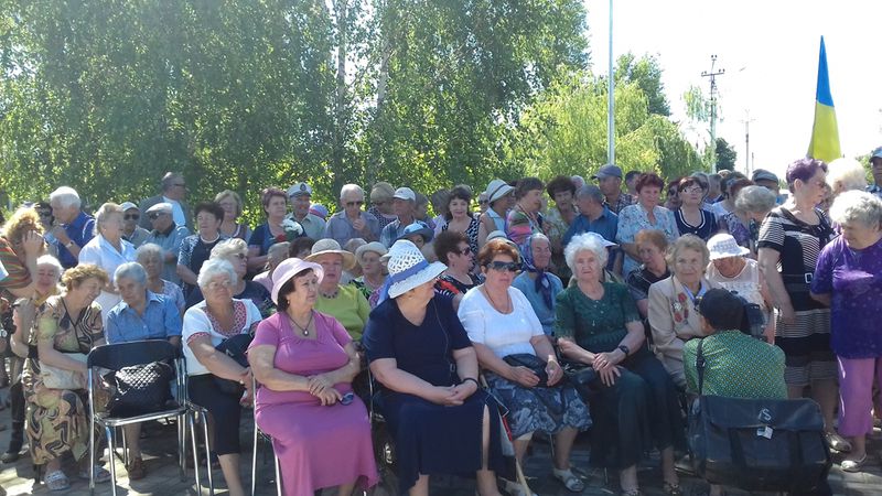 Запоріжці у скорботі схилили голови перед пам’яттю жертв війни  