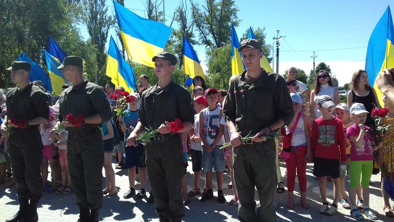 Запоріжці у скорботі схилили голови перед пам’яттю жертв війни  