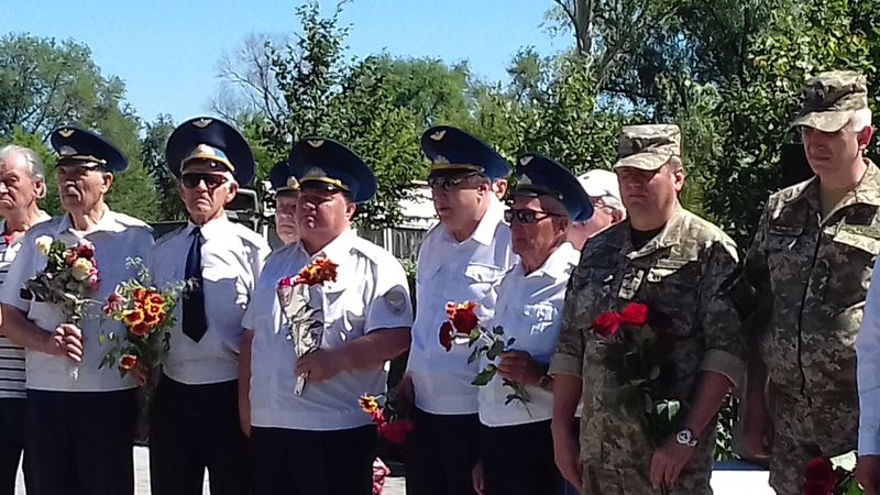 Запоріжці у скорботі схилили голови перед пам’яттю жертв війни  