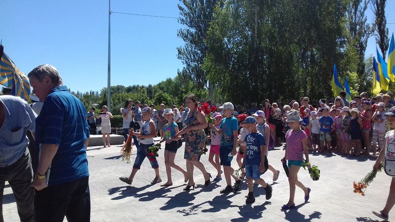 Запоріжці у скорботі схилили голови перед пам’яттю жертв війни  