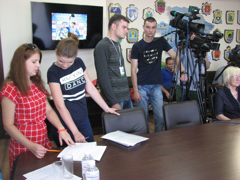Обласна влада привітала  призерів чемпіонату Європи зі стрибків у воду