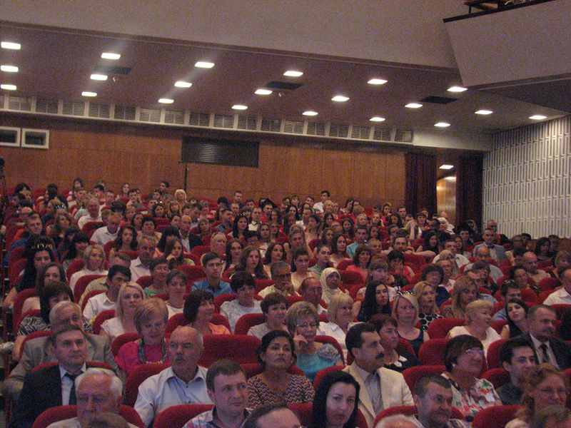 Очільник регіону привітав випускників медичного університету
