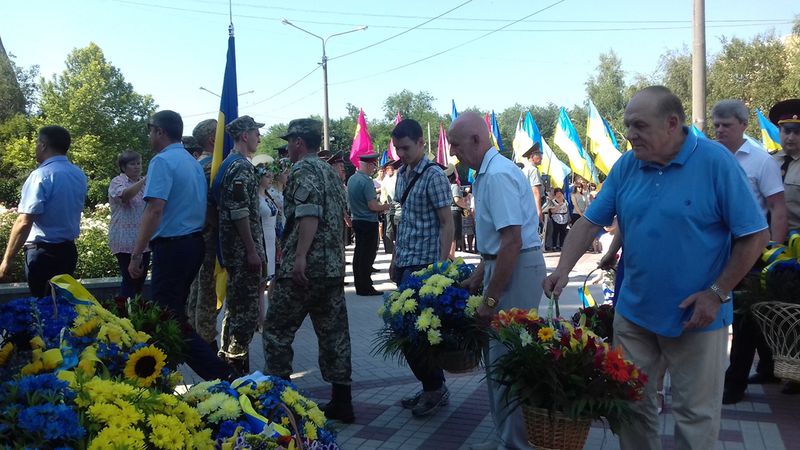 Запоріжці відзначають День Конституції           