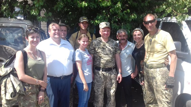 Бійці  37-го батальйону зустріли День Конституції на передовій