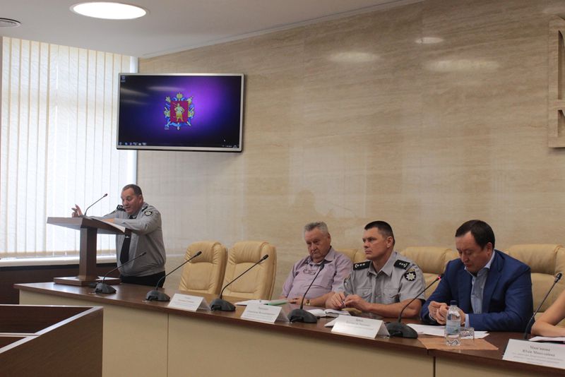 Влада, підприємці та контролюючі органи домовились провести спільний рейд для виявлення стихійної торгівлі