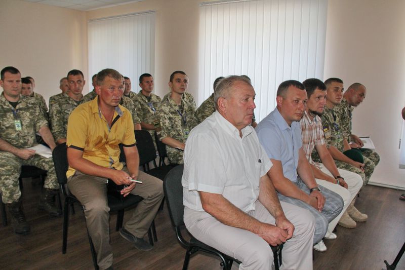 Народні депутати перевірили умові служби бердянських прикордонників