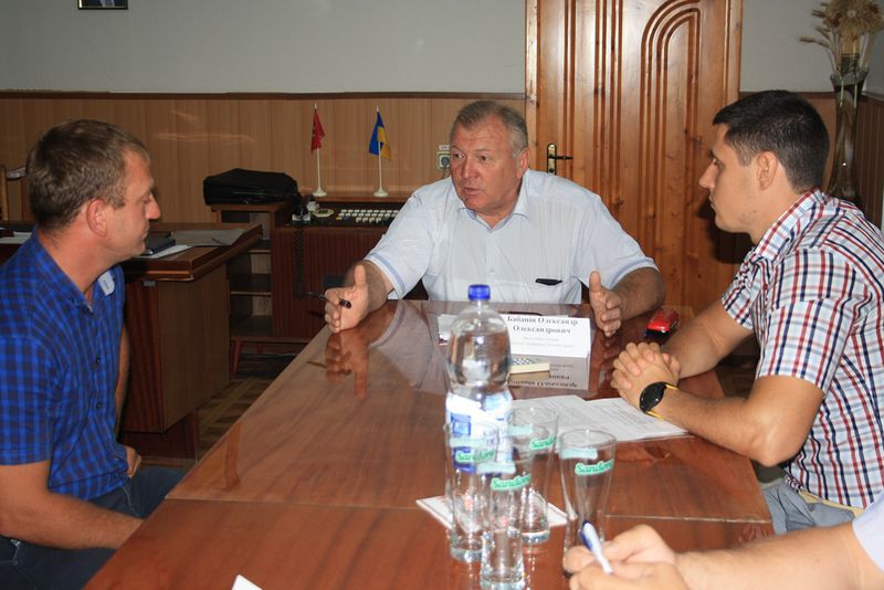 Обласна влада вирішує проблемні питання на місцях