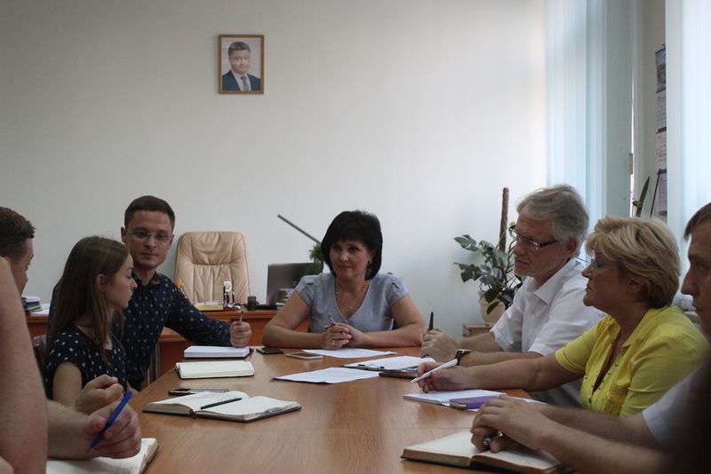 Державні службовці та педагоги долучились до проекту «Цифрове перетворення»