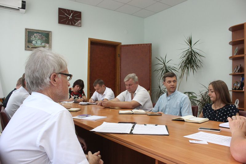 Державні службовці та педагоги долучились до проекту «Цифрове перетворення»