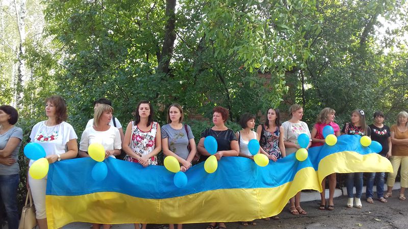 У Комиш-Зорі замайорів найвищий прапор регіону