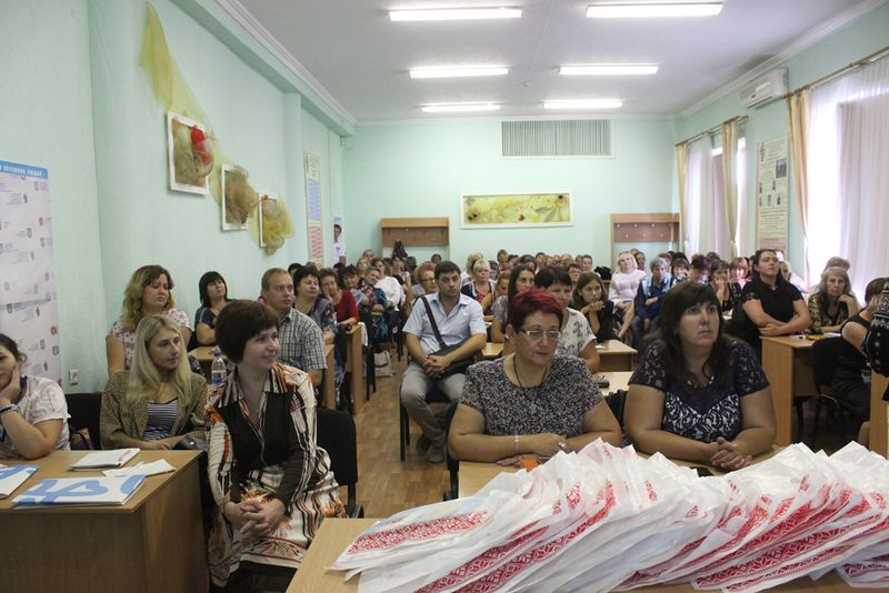 Запорізькі освітяни, які вперше відкривають інклюзивні класи, отримали сертифікати
