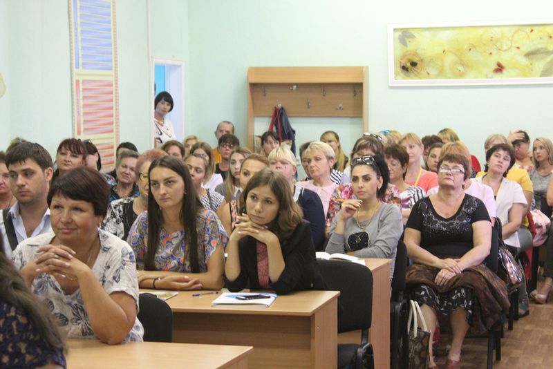 Запорізькі освітяни, які вперше відкривають інклюзивні класи, отримали сертифікати