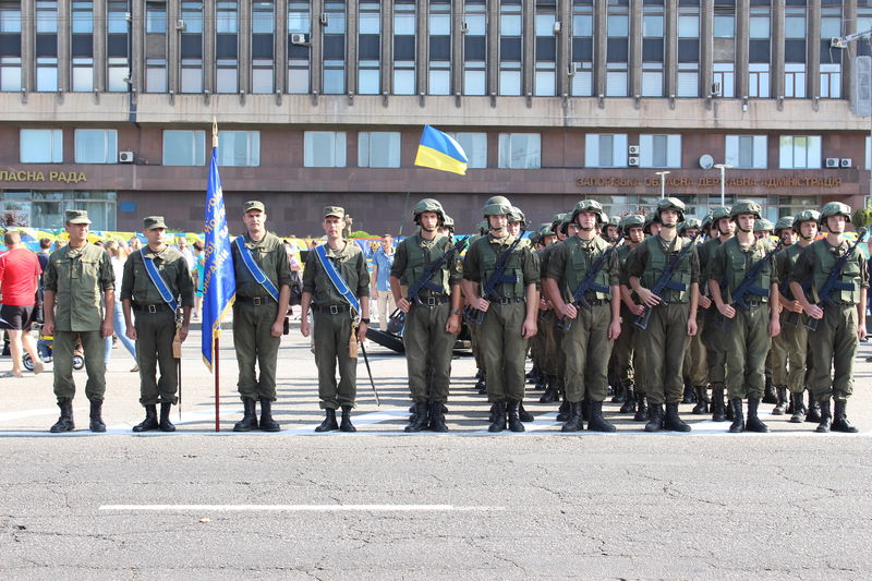 День Незалежності України запоріжці відсвяткували військовим парадом