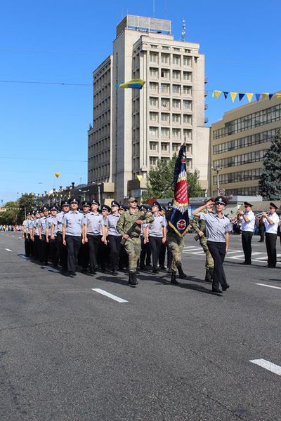 День Незалежності України запоріжці відсвяткували військовим парадом