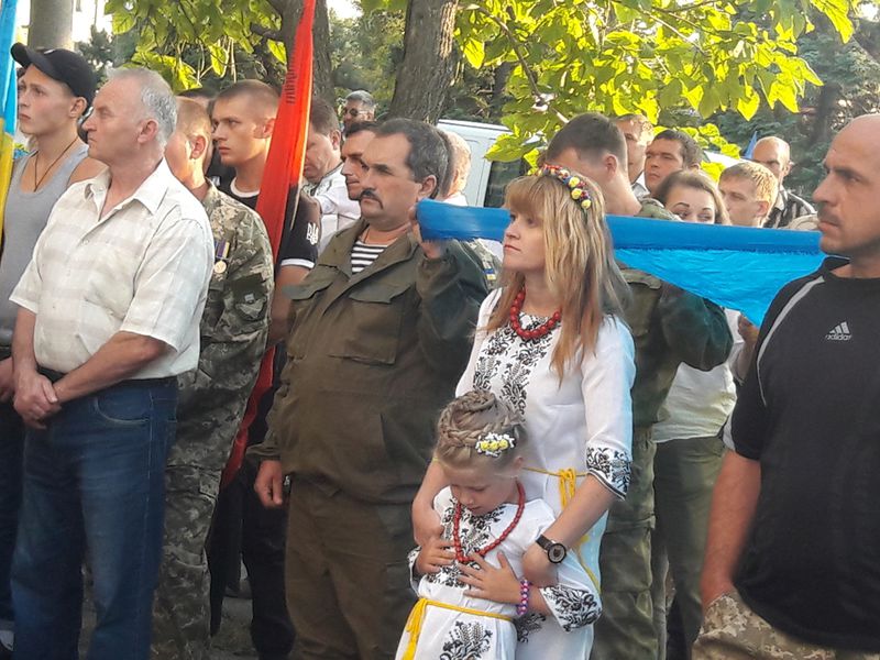 У Дніпрорудному відкрито найбільше в області патріотичне панно