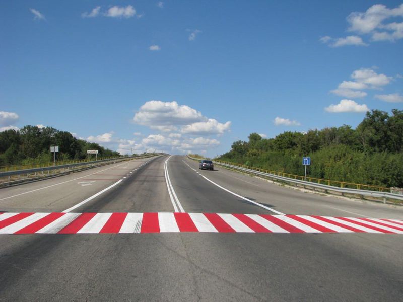 Дорожники області поновили понад 250 км осьової лінії проїжджої частини 