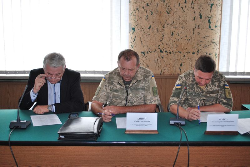 Керівники територій на рівні з військкоматами відповідають за проведення призовної кампанії 