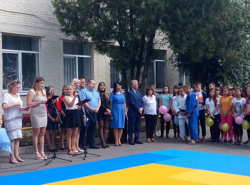 Юні спортсмени відзначають професійне свято