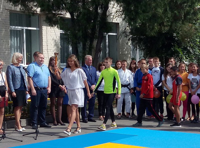 Юні спортсмени відзначають професійне свято