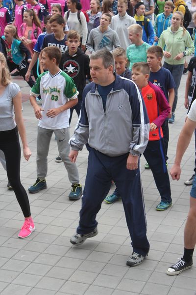 Держслужбовці відзначили спортивне свято руханкою