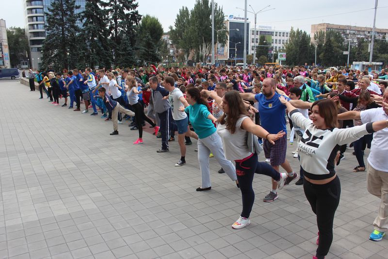 Держслужбовці відзначили спортивне свято руханкою