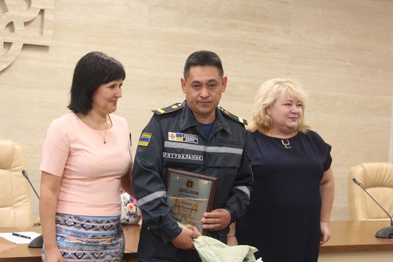 Нагороджено перших переможців конкурсу «Батько року»