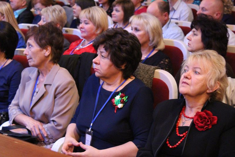 Запорізькі освітяни приймають вітання з професійним святом