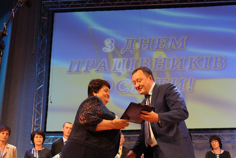 Запорізькі освітяни приймають вітання з професійним святом