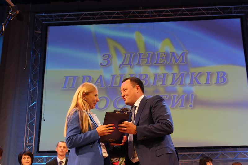 Запорізькі освітяни приймають вітання з професійним святом