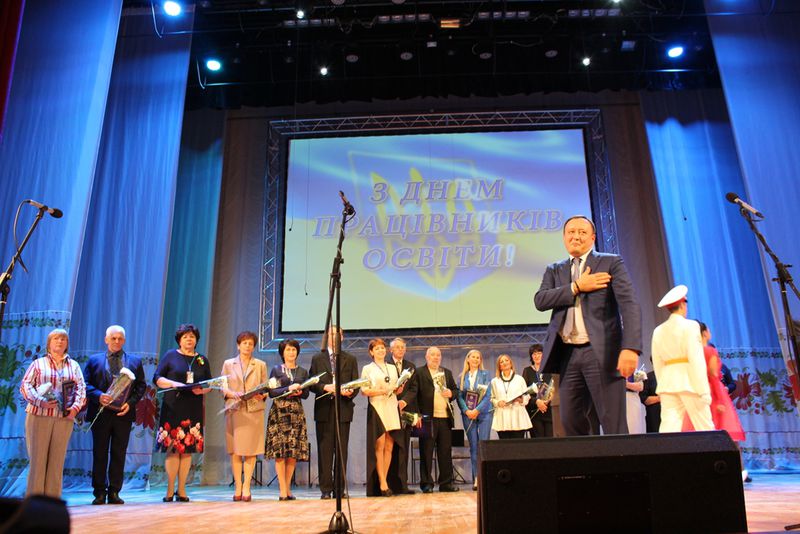 Запорізькі освітяни приймають вітання з професійним святом