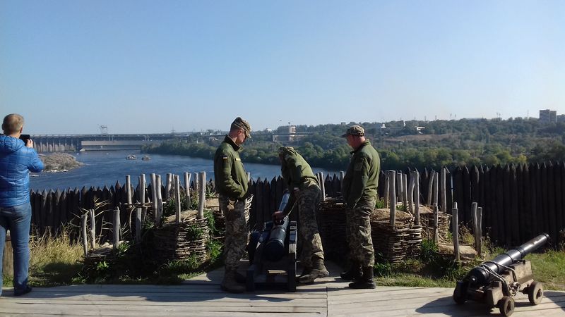 Влада та волонтери подарували свято нашим захисникам