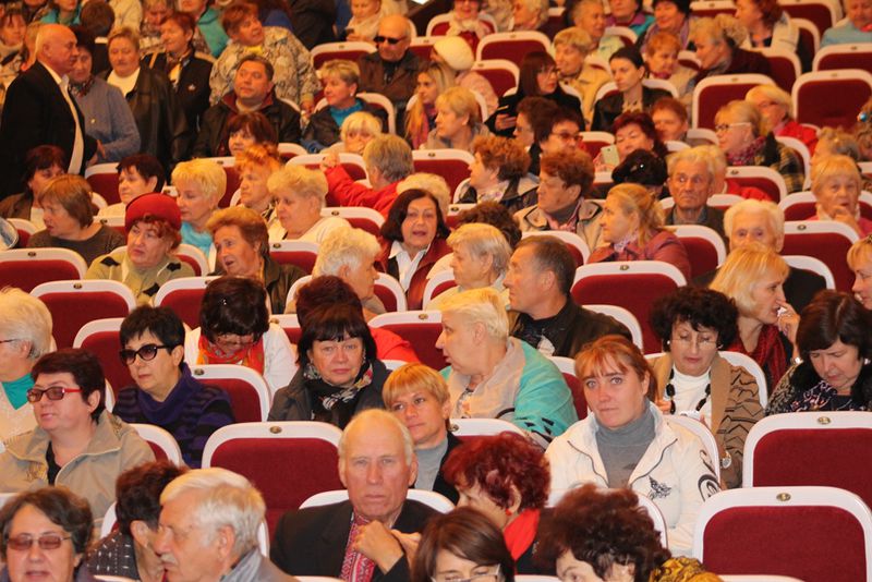 Запоріжжя вшановує громадян похилого віку та ветеранів
