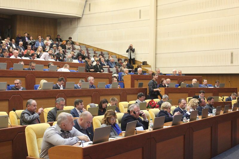 Костянтин Бриль закликав депутатів облради до злагодженої та плідної співпраці