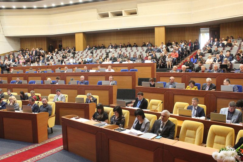 Костянтин Бриль закликав депутатів облради до злагодженої та плідної співпраці