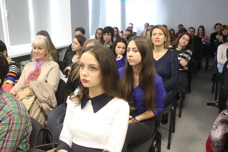 Книга запорізького журналіста розкриває секрети та правила професії