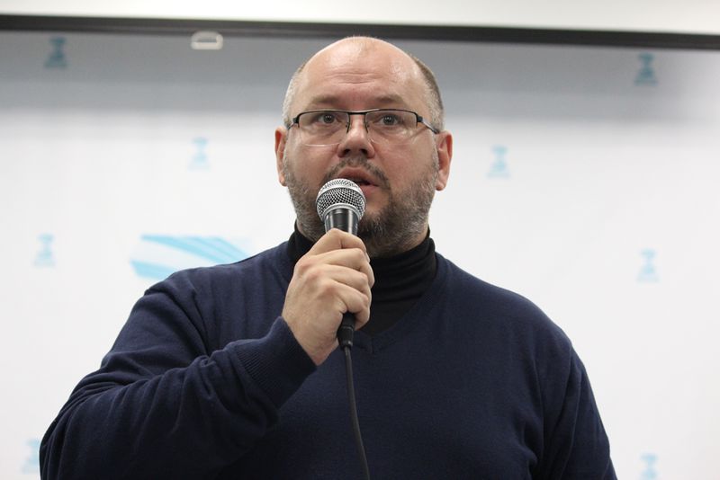 Книга запорізького журналіста розкриває секрети та правила професії
