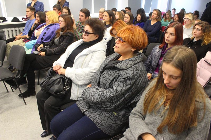 Книга запорізького журналіста розкриває секрети та правила професії