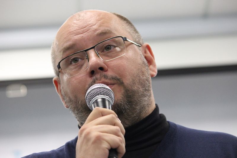 Книга запорізького журналіста розкриває секрети та правила професії