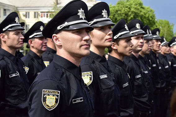 Запоріжцям пропонують роботу інспекторів та поліцейських