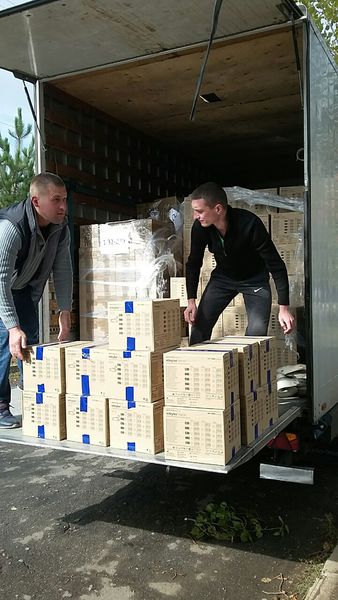 Центри первинної медико-санітарної допомоги  укомплектовуються обладнанням та меблями